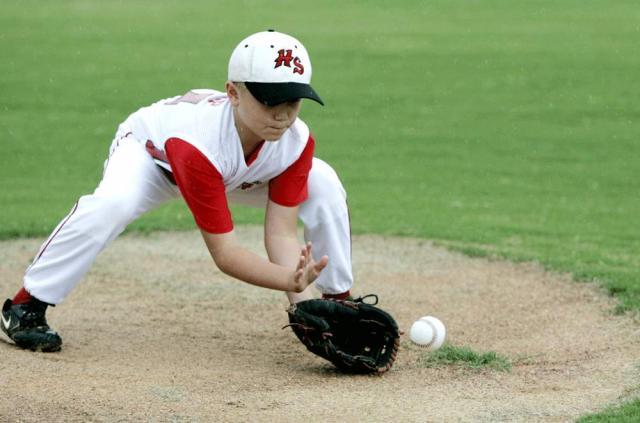 Featured image: Reinforce Competition With The Right Drills: Baseball and Softball Practice Ideas