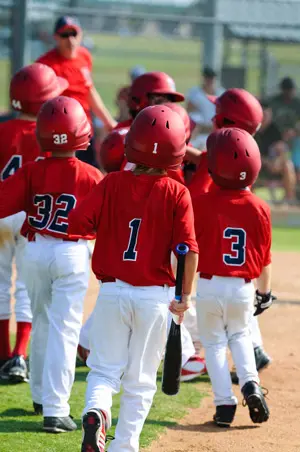 Featured image: 5 Ways to Encourage Team Building in Youth Baseball
