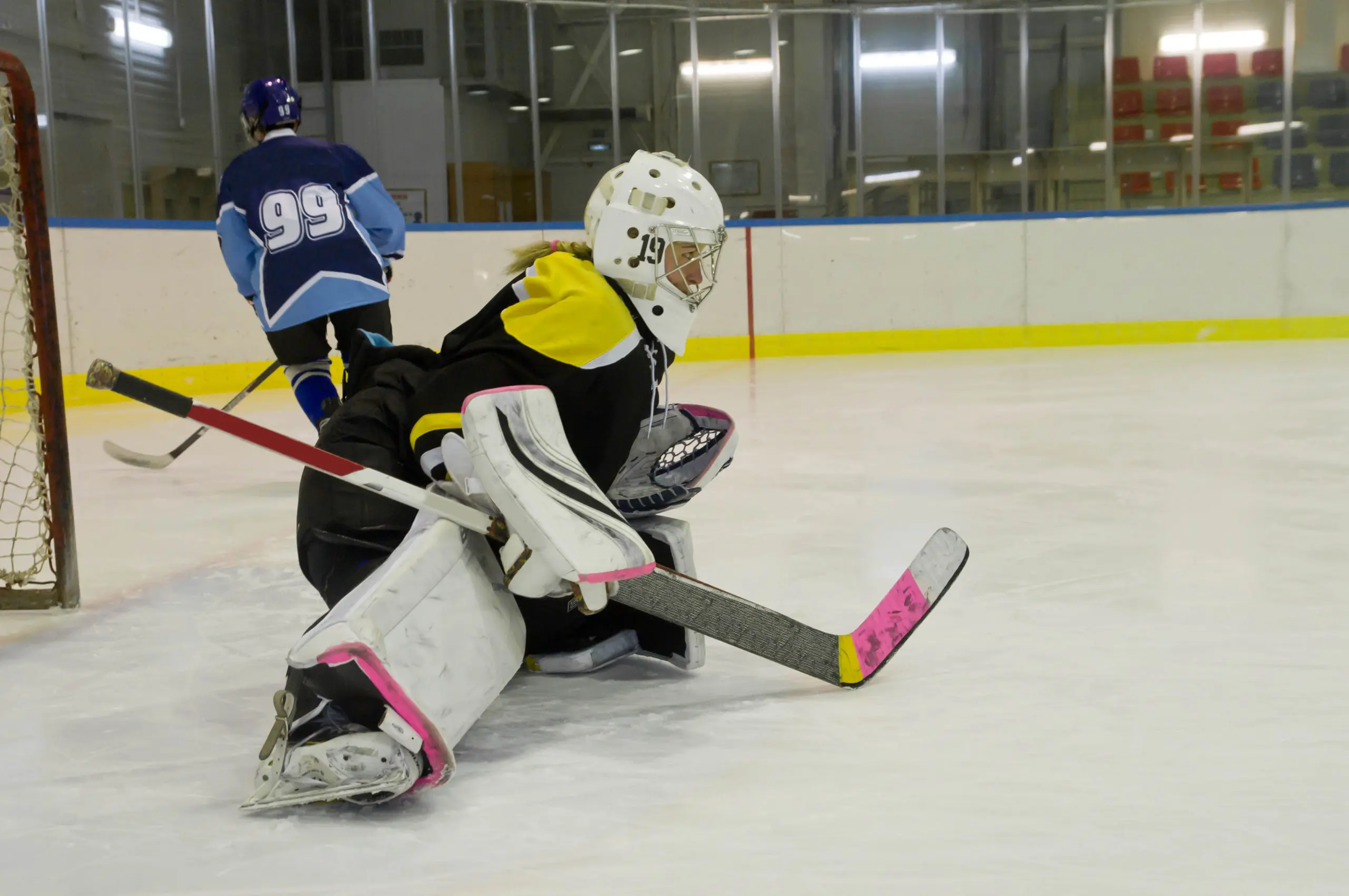 Featured image: Improve Your Ice Hockey Performance With These 4 Stretches